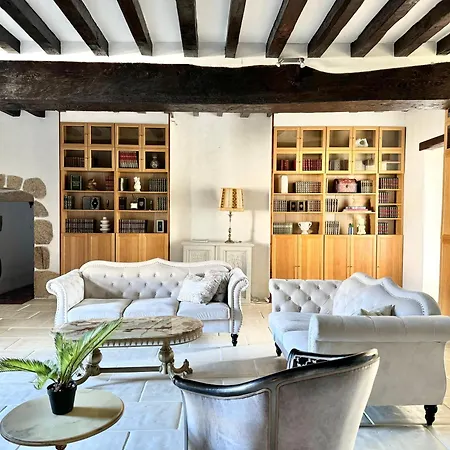 Le Manoir Medieval De Garance *