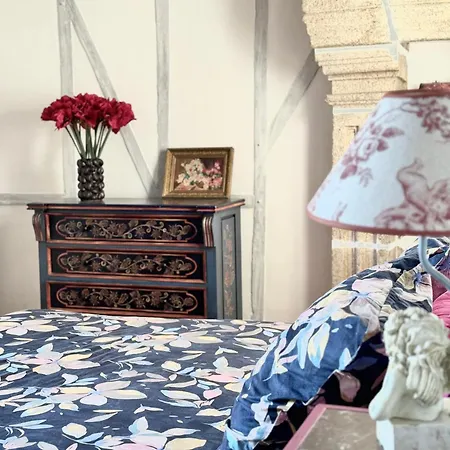 Holiday home Le Manoir Medieval De Garance *
