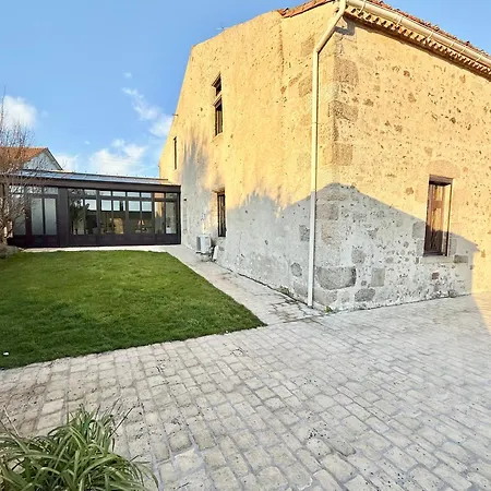 Le Manoir Medieval De Garance Holiday home *