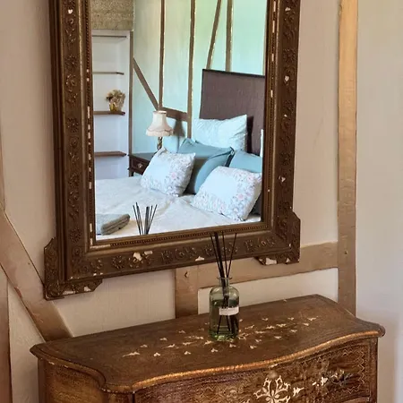 Le Manoir Medieval De Garance *