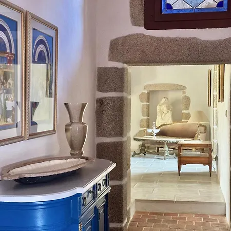 Ferienhaus Le Manoir Medieval De Garance *