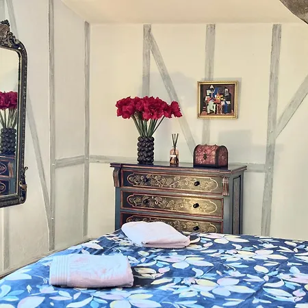 Casa de Férias Le Manoir Medieval De Garance