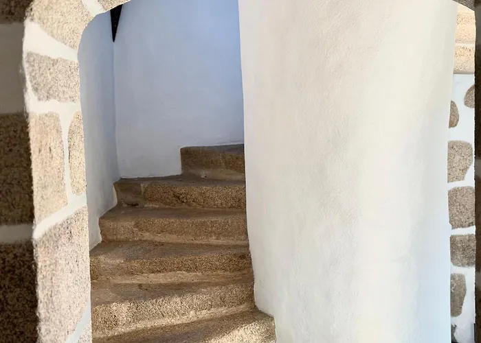 Le Manoir Médiéval De Garance *