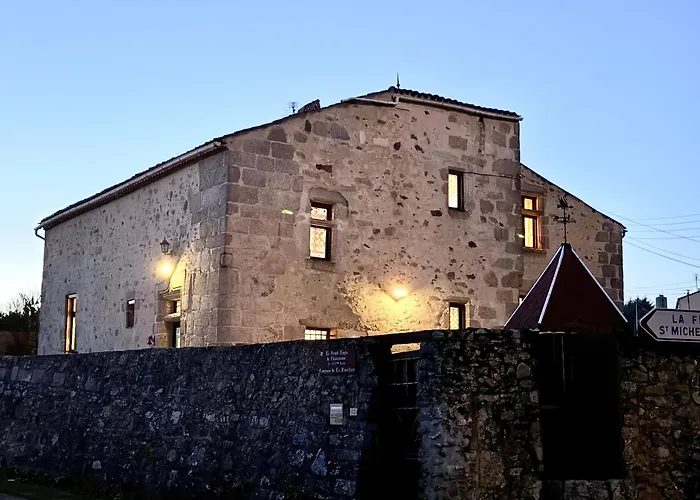 Le Manoir Médiéval De Garance Casa vacanze *